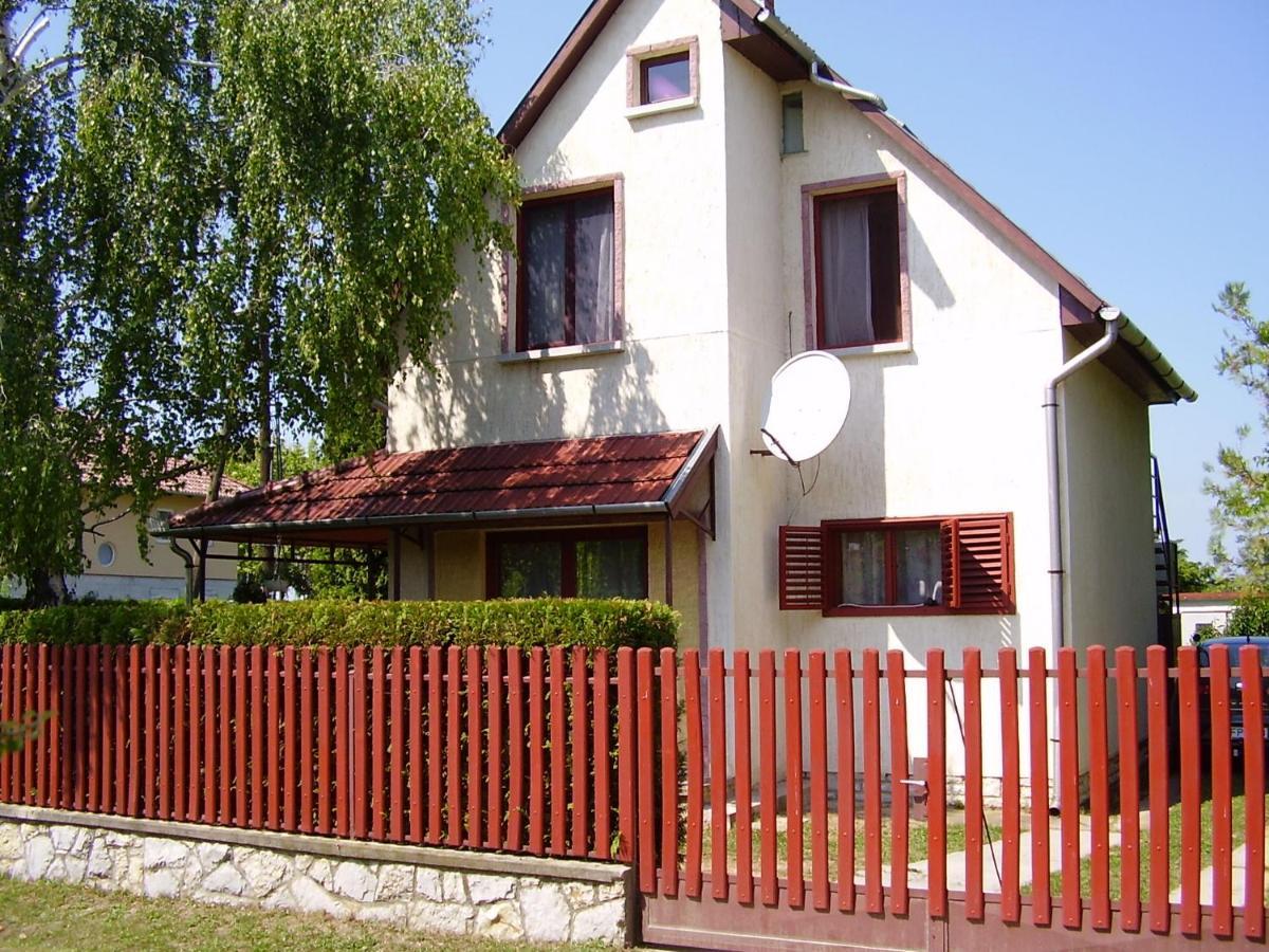 Andrea Apartman Zamárdi Buitenkant foto